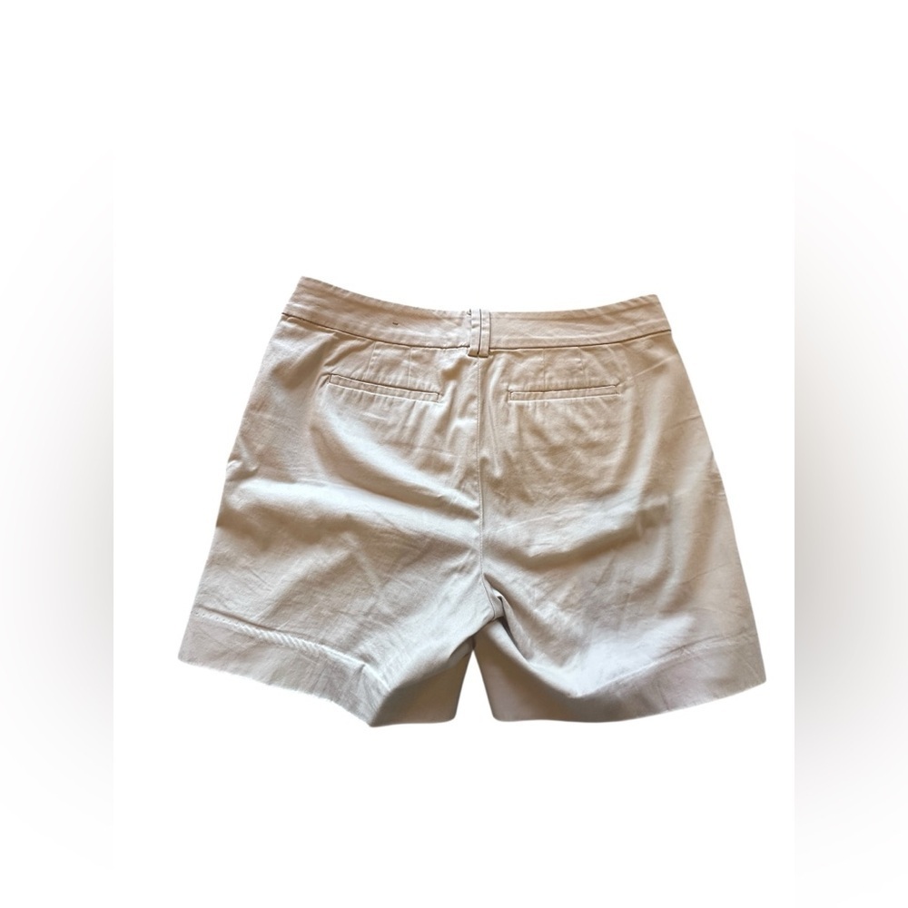 Talbots Women’s Tan Shorts Button Detail Size 6P Preppy Summer - Picture 4 of 5